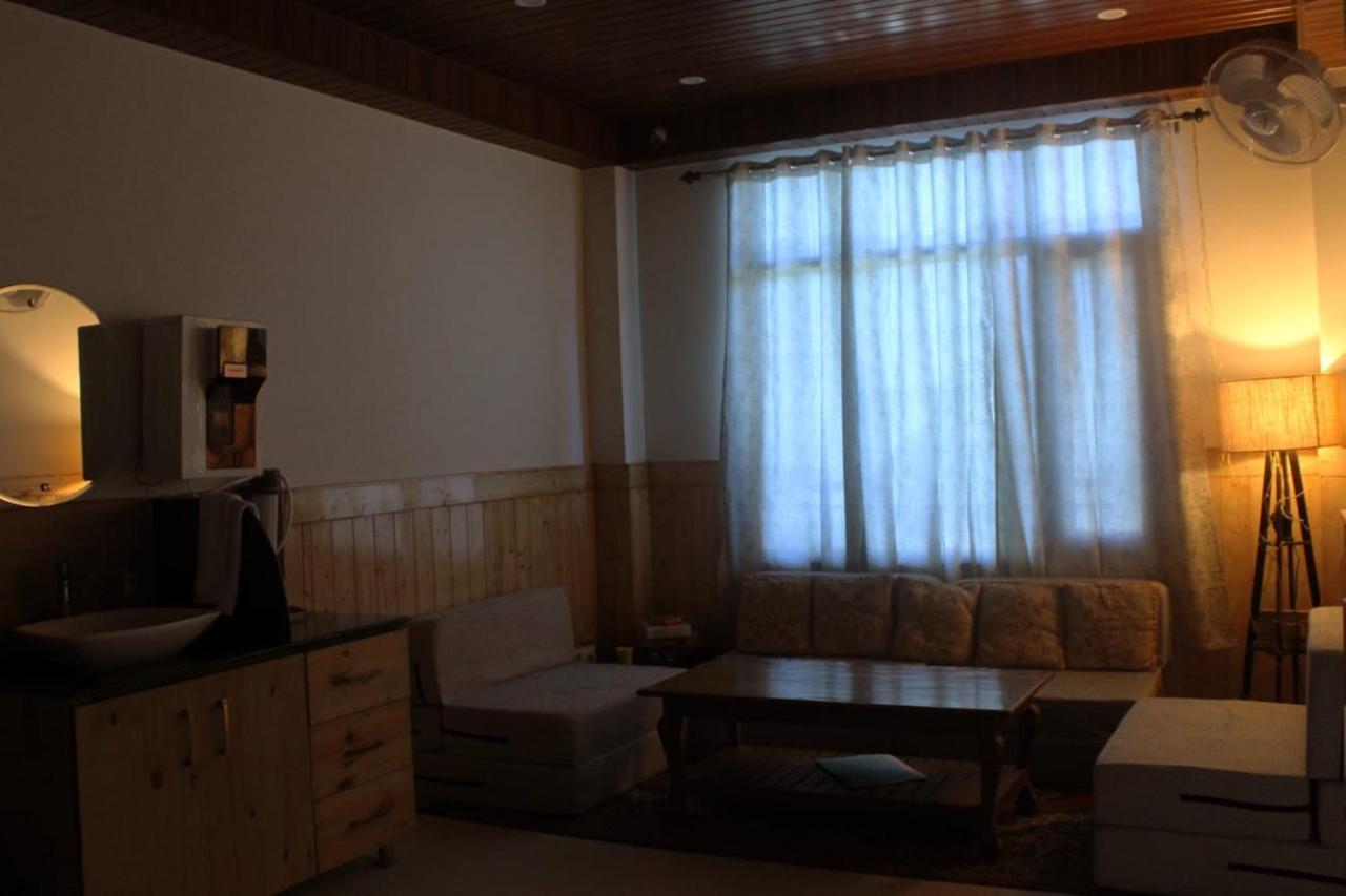 Him Aashrey B&B Homestay Shimla Buitenkant foto