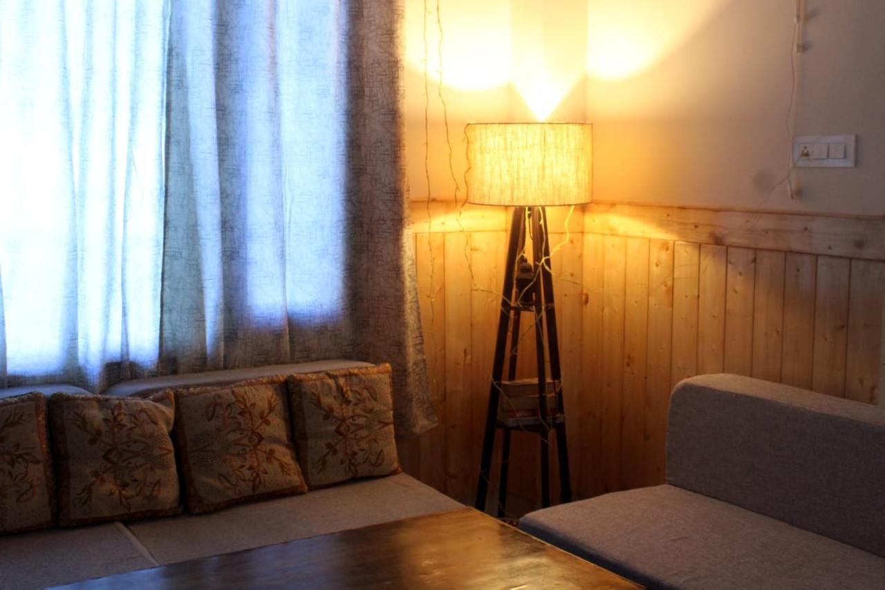 Him Aashrey B&B Homestay Shimla Buitenkant foto
