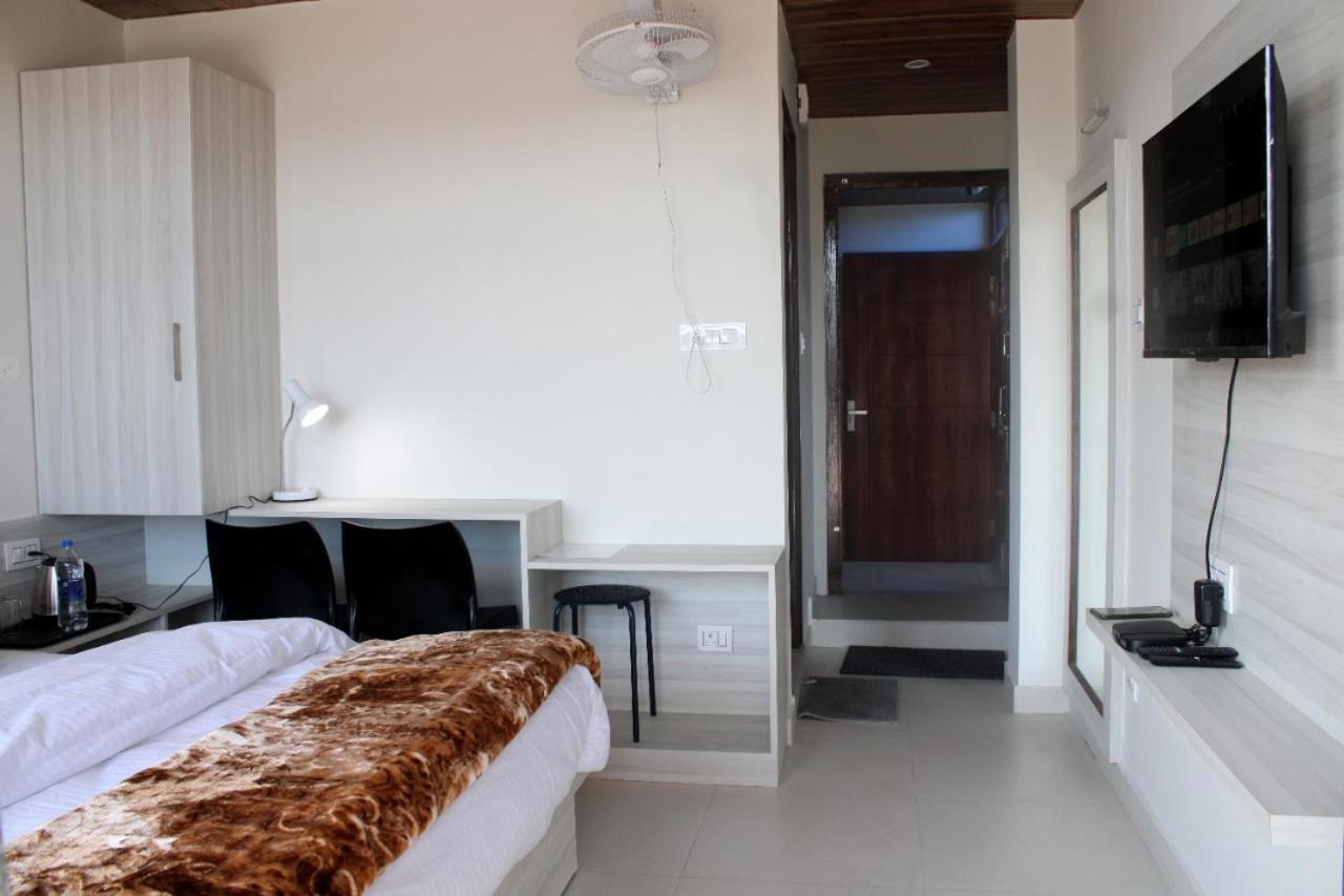 Him Aashrey B&B Homestay Shimla Buitenkant foto