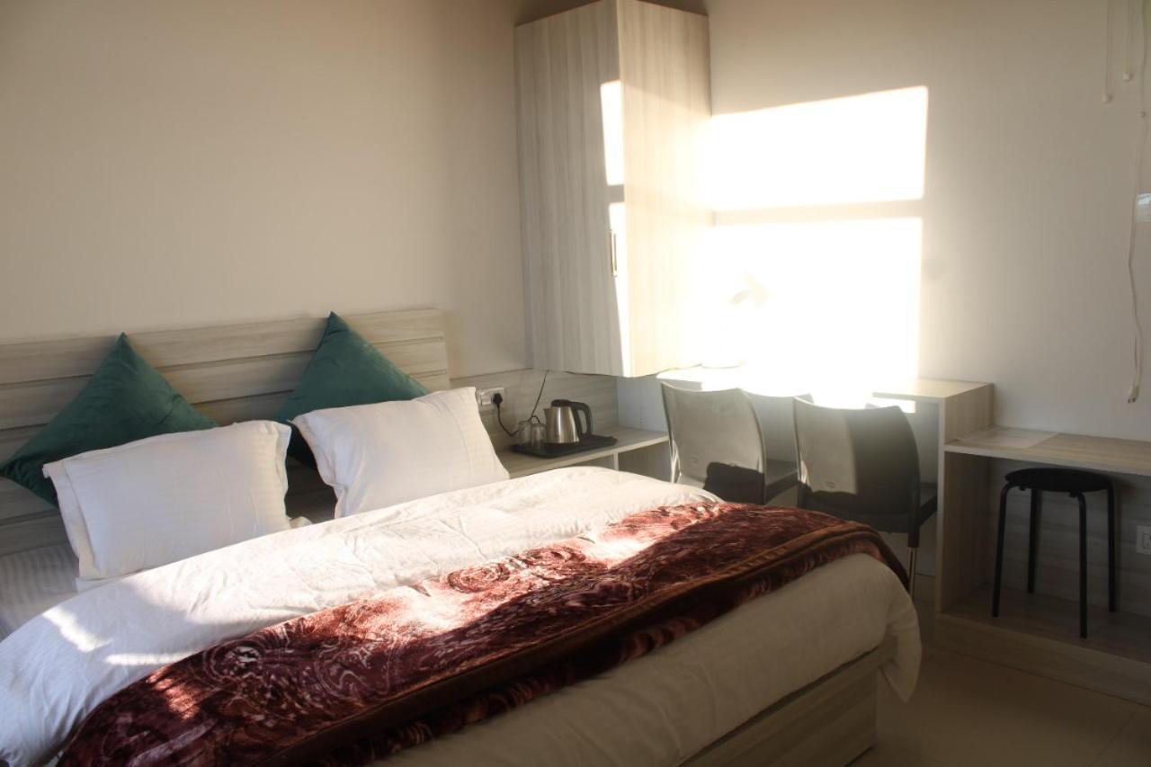 Him Aashrey B&B Homestay Shimla Buitenkant foto