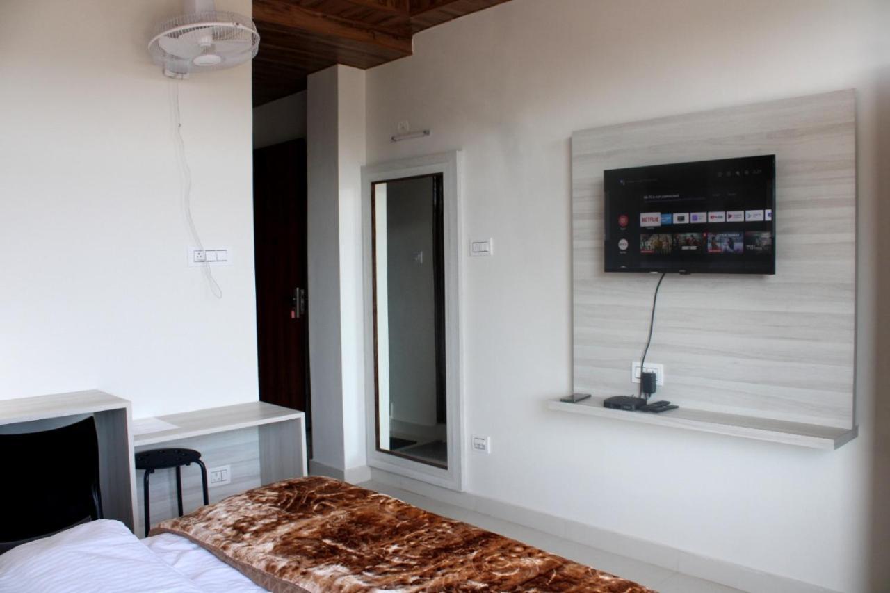Him Aashrey B&B Homestay Shimla Buitenkant foto